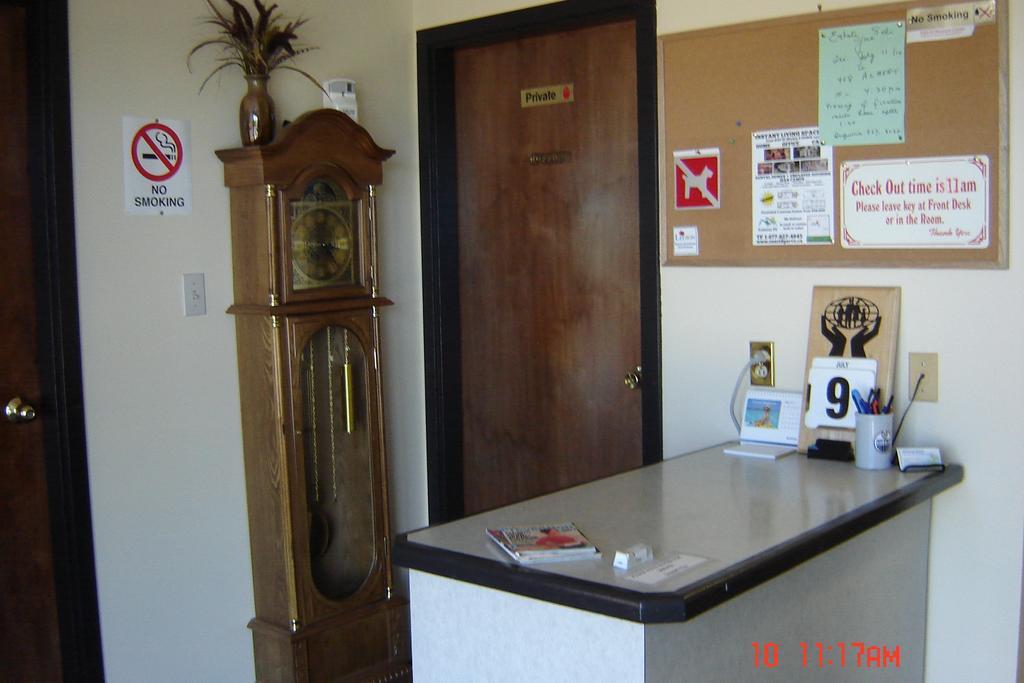 Midway Motel Радиссон Экстерьер фото